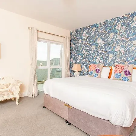 Отель The Beara Coast 4*